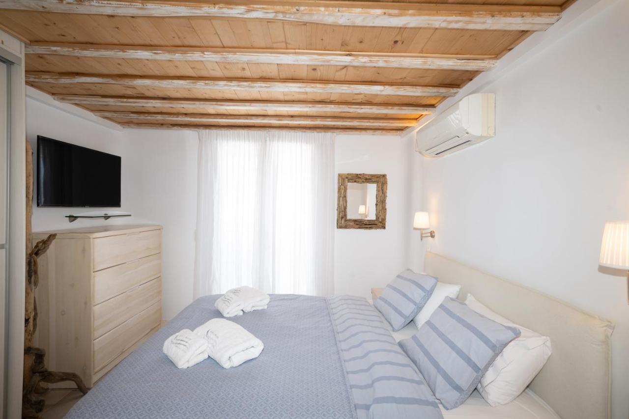 Blue, White And Grey Suites Орнос Экстерьер фото